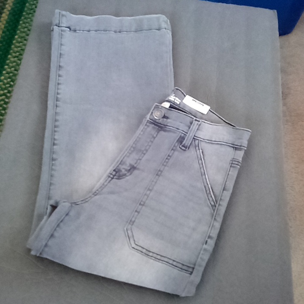 Time and Tru wide leg cropped jean